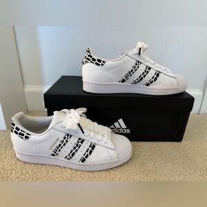 Adidas Superstar giraffe print on white $160 - Rare! Worn once! Size 9 Women’s
